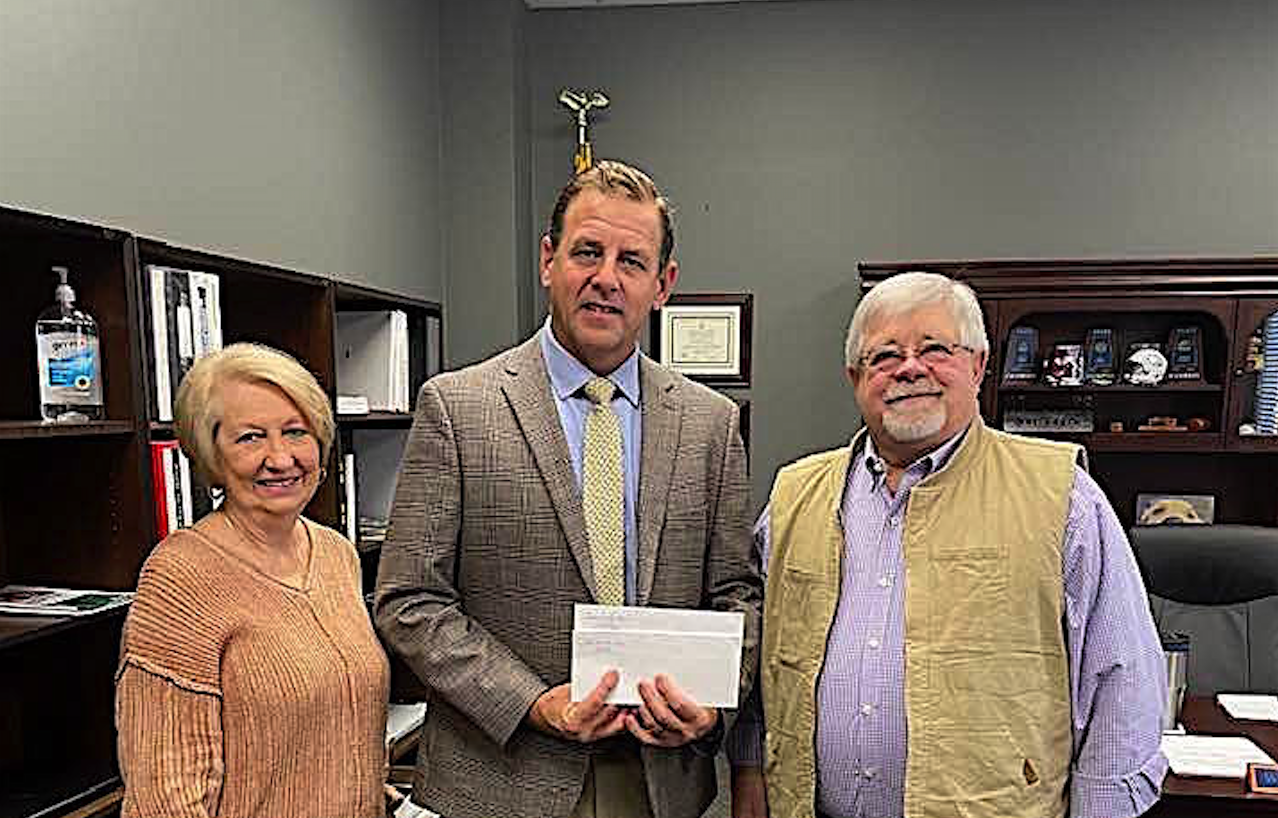 Valley Head gives funds for baseball field